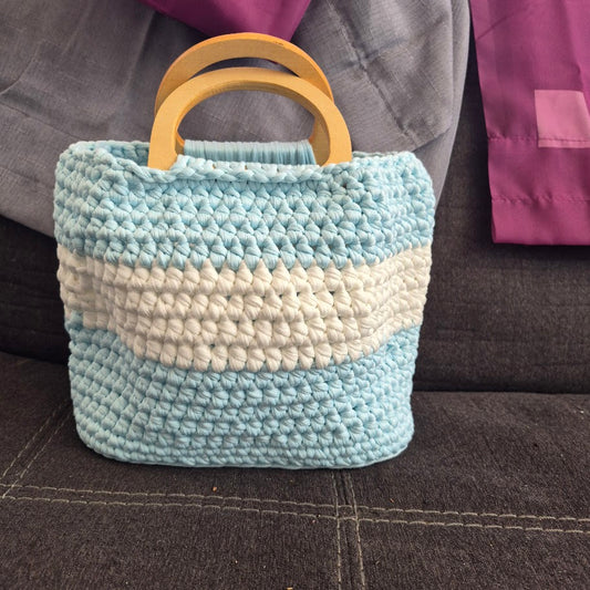 Sky-Stripe Tote | Crocheted with T-Shirt Yarn