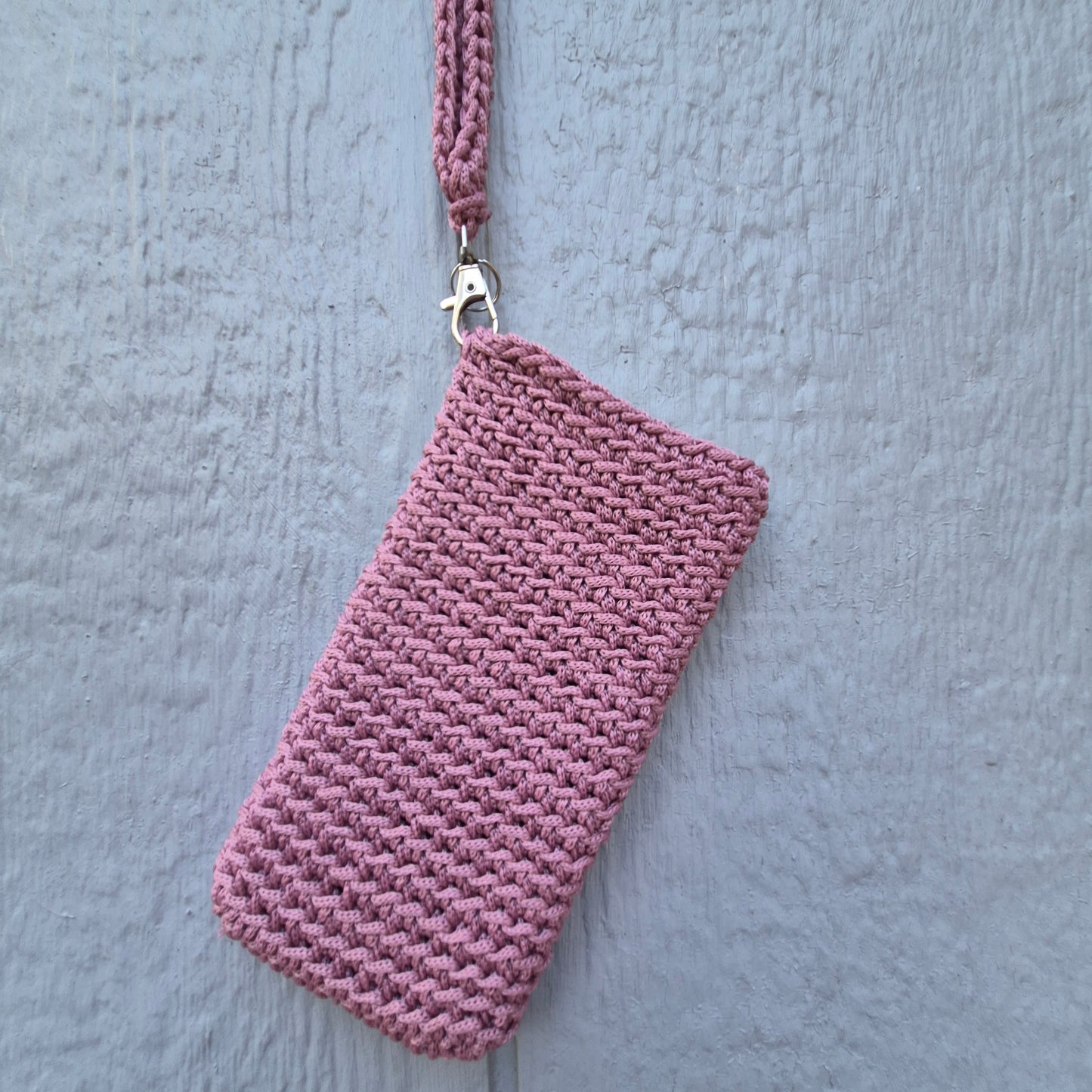 The Macra-Poly Stitch Phone Wristlet – Dusty Rose