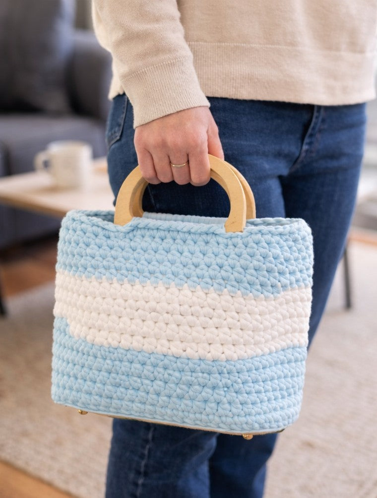 Sky-Stripe Tote | Crocheted with T-Shirt Yarn