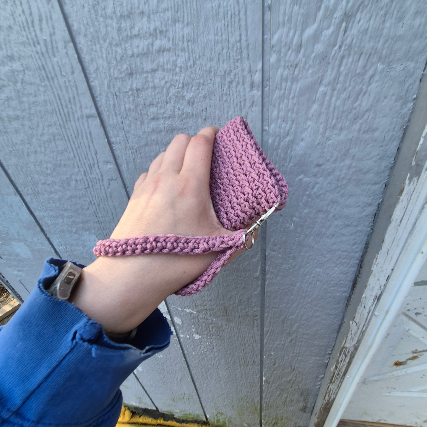 The Macra-Poly Stitch Phone Wristlet – Dusty Rose