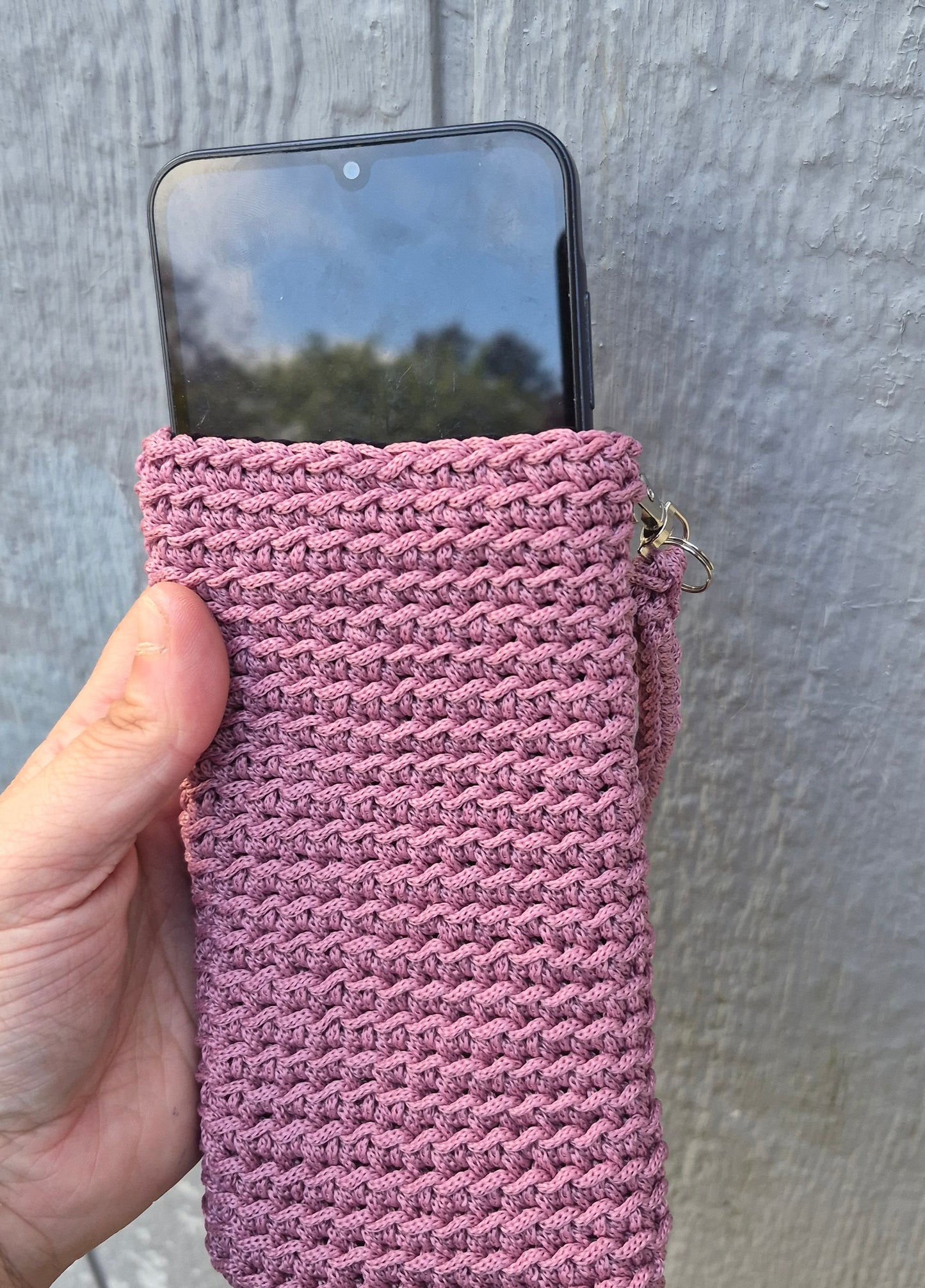 The Macra-Poly Stitch Phone Wristlet – Dusty Rose